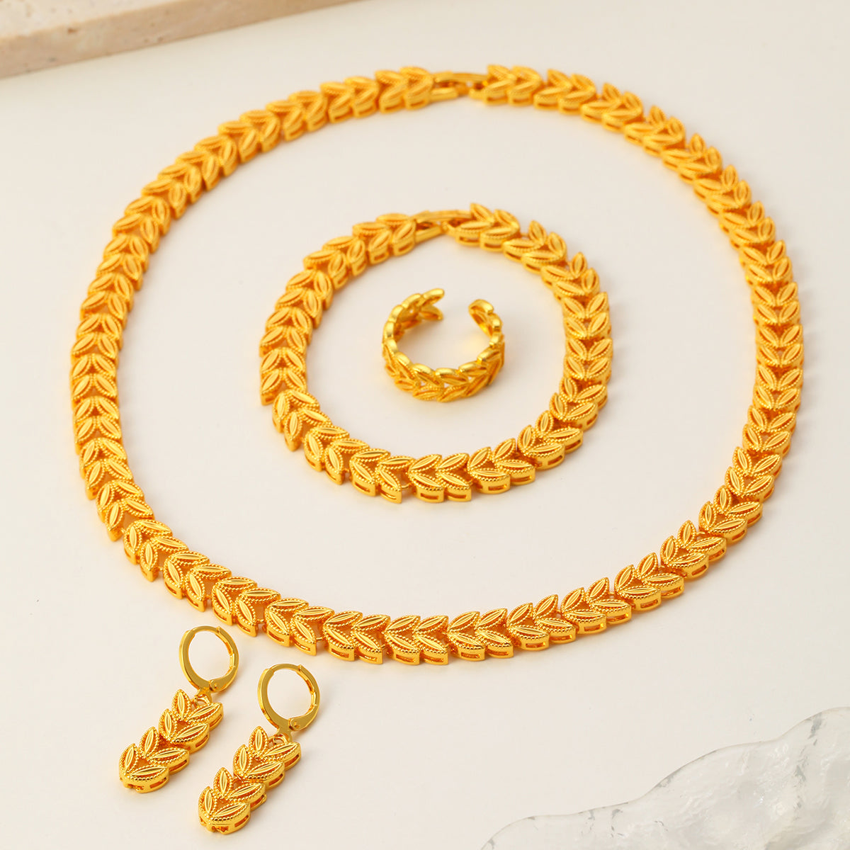 5pcs Retro Elegant 18k Gold Maple Leaf Women&